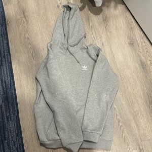 Gray Adidas men’s medium sweatshirt